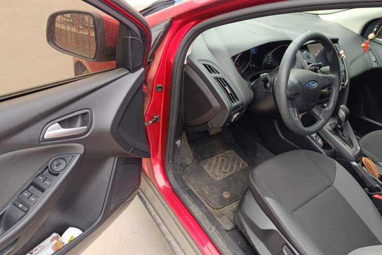 Used Ford Focus 2012 Hatchback 1.6L Automatic Comfort Model
