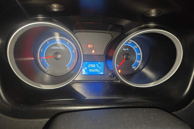 Used CHANGAN KAICHENG Ruixing M60 2019 1.5L Business Model China V Emission Standard 6-Seater 4G15S Instrument Cluster