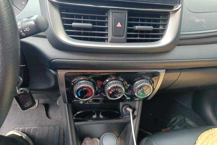 Used Toyota YARiS L Zhi Xuan 2020 1.5L CVT Leading Edition Audio And AC Panel