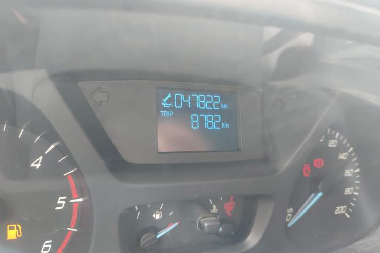 Used Ford Transit 2017 2.0T Diesel Multi-Purpose Commercial Vehicle Short Wheelbase Low Roof China V Standard
