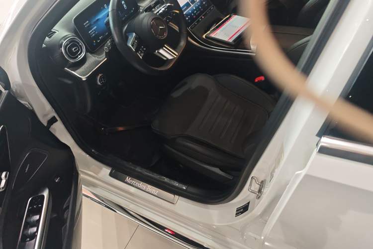 Used Mercedes-Benz C-Class 2024 C 260 L Sport Edition Left Front Seat