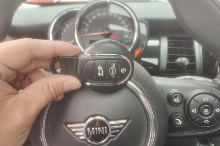 Used MINI 2019 1.5T ONE
