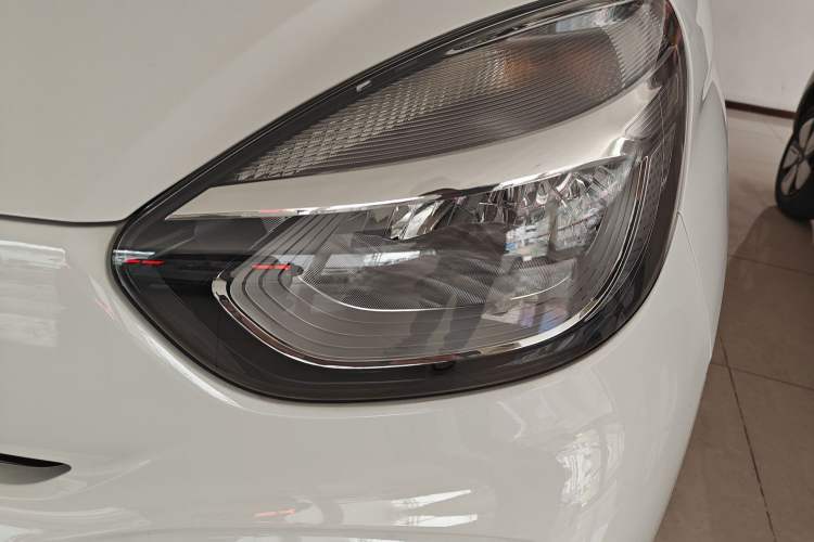 Used Roewe Clever 2021 302 km New Four-Seater Super-Efficient Version
