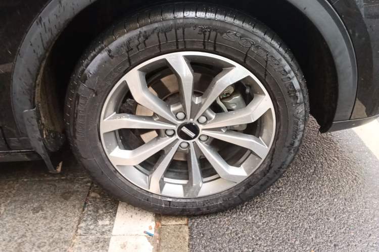 Used Wey VV6 2020 2.0T Two-Wheel Drive Smart Enjoyment+ Right Front Wheel Hub