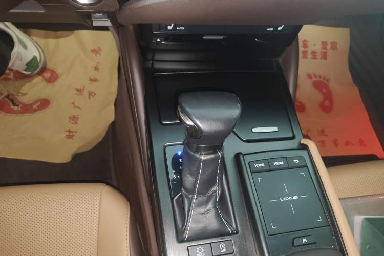 Used Lexus ES 2018 200 Excellence Edition China VI Standard
