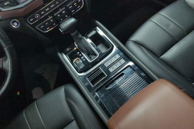 Used GAC Trumpchi GS8 2017 320T Two-Wheel Drive Luxury Smart Connectivity Version (7 Seats)
