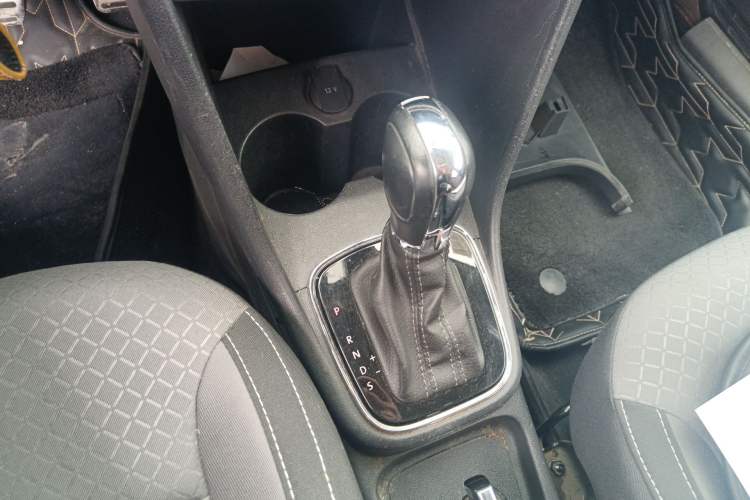 Used Volkswagen Polo 2018 1.5L Cross Polo Automatic Gear Lever
