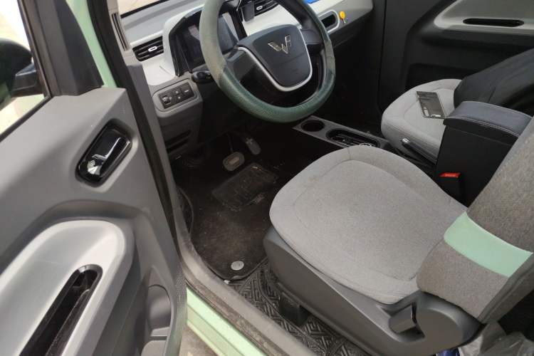 Used Wuling Hongguang MINIEV 2021 Macaron Premium Model – Lithium-NMC Driver Seat