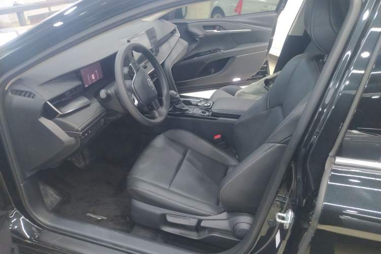 Used Toyota Camry 2024 Dual-Motor 2.0 HE Elite Edition