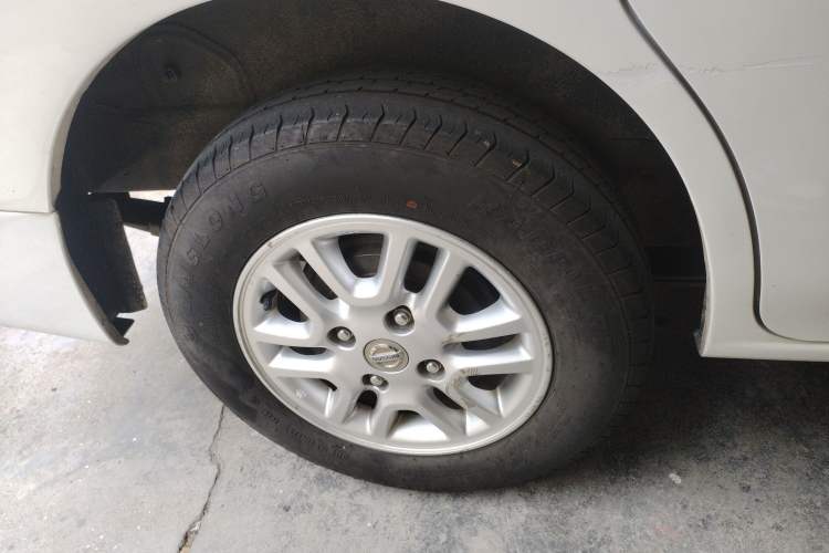 Used Nissan NV200 2014 1.6L CVT Luxury Model China IV Standard