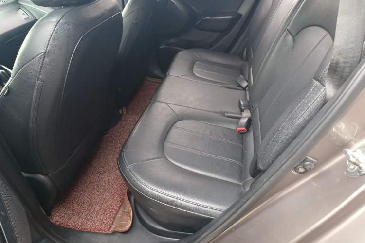 Used Hyundai ix35 2015 2.0L Automatic 2WD Smart Type China IV