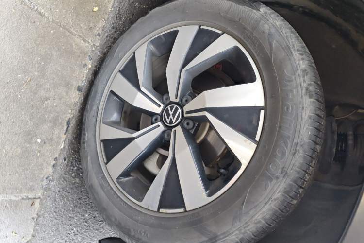 Used Volkswagen Tayron 2022 330TSI Two-Wheel Drive Luxury Smart Connectivity Version Right Front Wheel Hub