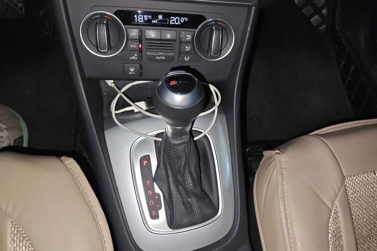 Used Audi Q3 2018 30th Anniversary Edition 30 TFSI Standard Model Gear Lever