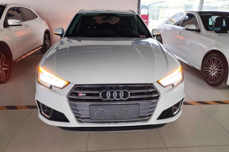 Used Audi A4 2020 Avant Avant-garde 40 TFSI Fashionable and Dynamic Model
