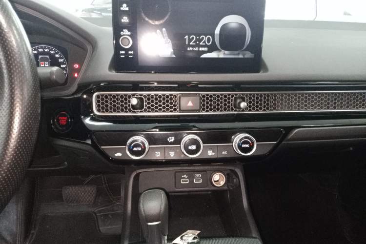 Used Honda Civic 2022 240TURBO CVT Dynamic Edition Audio And AC Panel