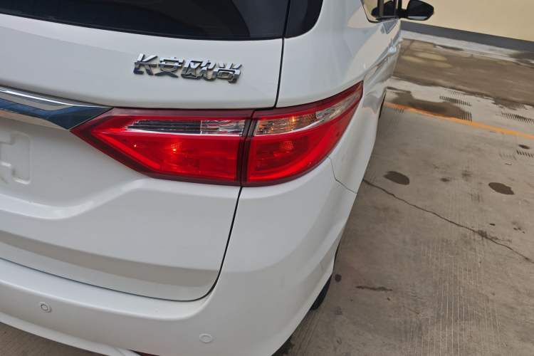 Used CHANGAN KAICHENG Oushang A600 2016 1.5L Manual Luxury 7-Seater Exterior 3