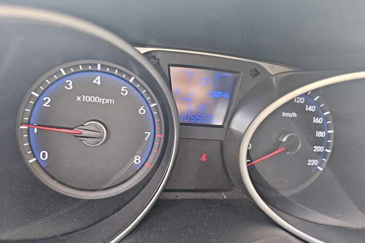 Used Hyundai ix35 2013 2.0L Automatic 2WD Comfort GL China IV Standard Odometer Close Up