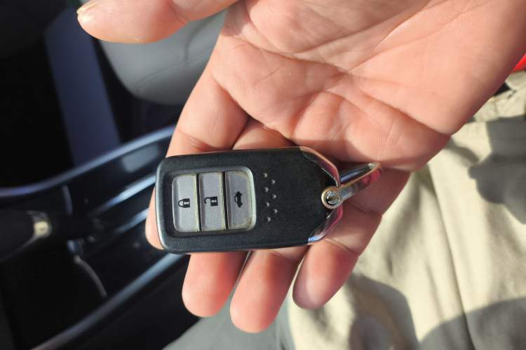 Used Honda Crider 2015 1.8L automatic luxury edition Vehicle Key