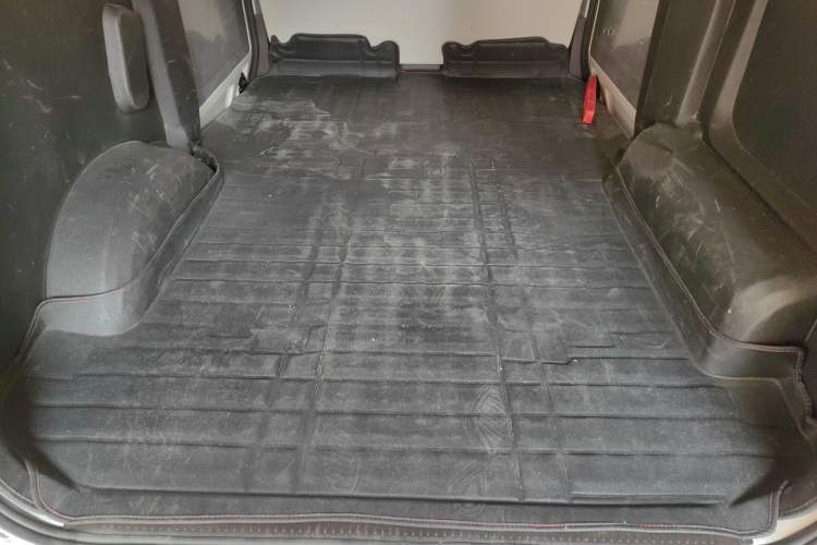 Used Wuling Hongguang V 2022 1.5L Jingqu Edition Enclosed-Window Vehicle with Electric Power Steering LAR
