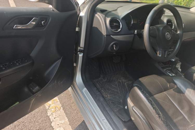 Used Volkswagen Lavida 2011 1.6L Automatic Premium Edition Driver Seat