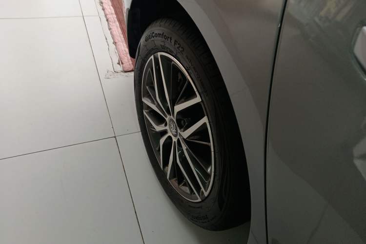 Used BYD Qin PLUS 2021 DM-i 55KM Flagship Model Right Rear Wheel Hub