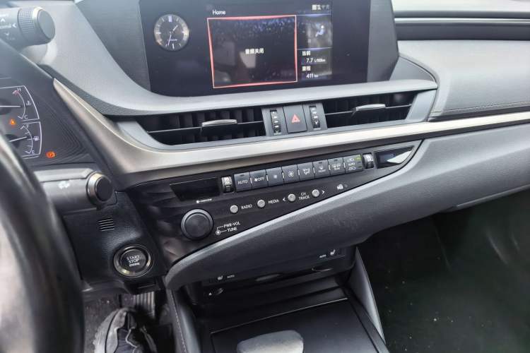 Used Lexus ES 2020 200 Excellence Edition Audio And AC Panel