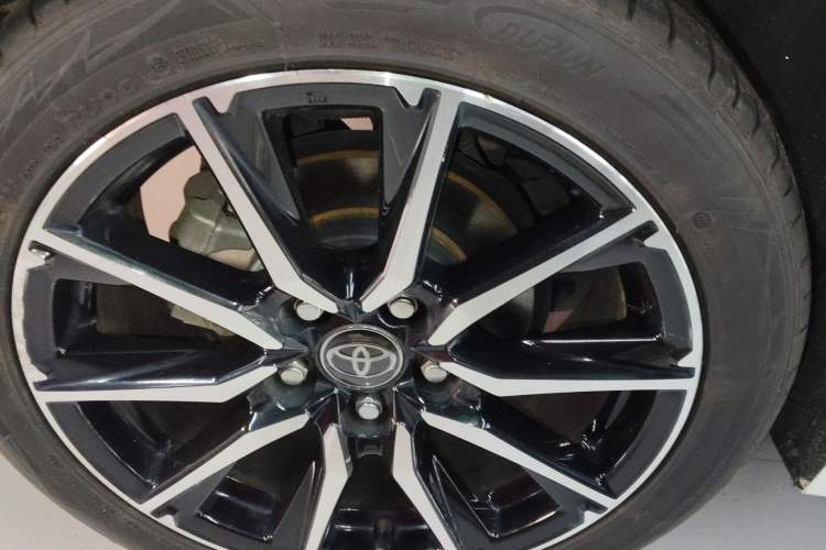 Used Toyota Levin 2023 Smart Electric Hybrid Dual-Engine 1.8L Sport Edition Right Rear Wheel Hub