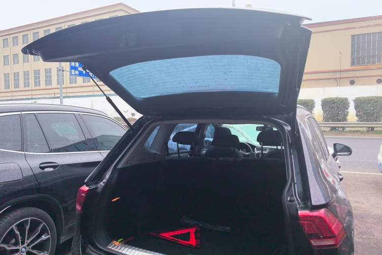 Used Volkswagen Tiguan L 2019 330TSI Automatic Two-Wheel Drive Panoramic Comfort Edition China VI Standard Trunk