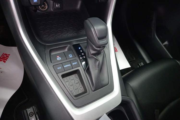 Used Toyota RAV4 2020 2.0L CVT Two-Wheel Drive Urban Edition
