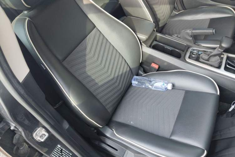 Used Qoros 3 2015 Hatchback 1.6L Automatic ZhiNeng Model Right Front Seat