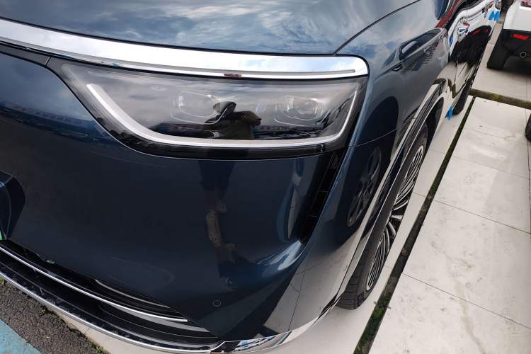 Used Hima AITO M8 2025 Extended-Range Ultra Version 53.4 kWh 5-Seater Edition Left Front Headlight