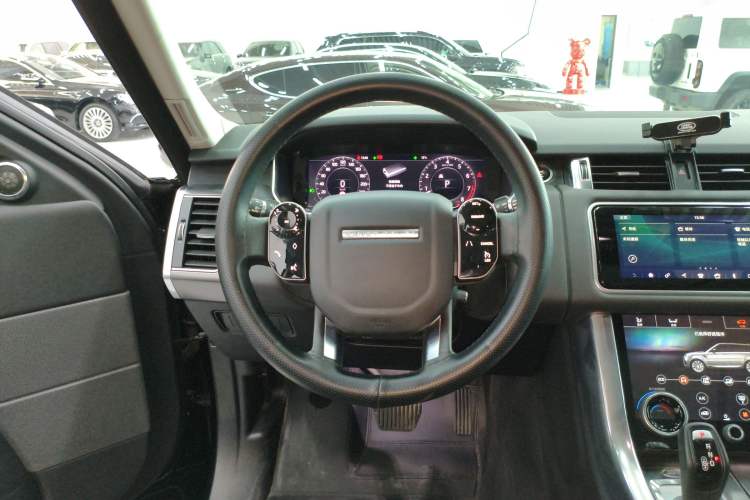 Used Land Rover Range Sport 2021 3.0 L6 SE Steering Wheel