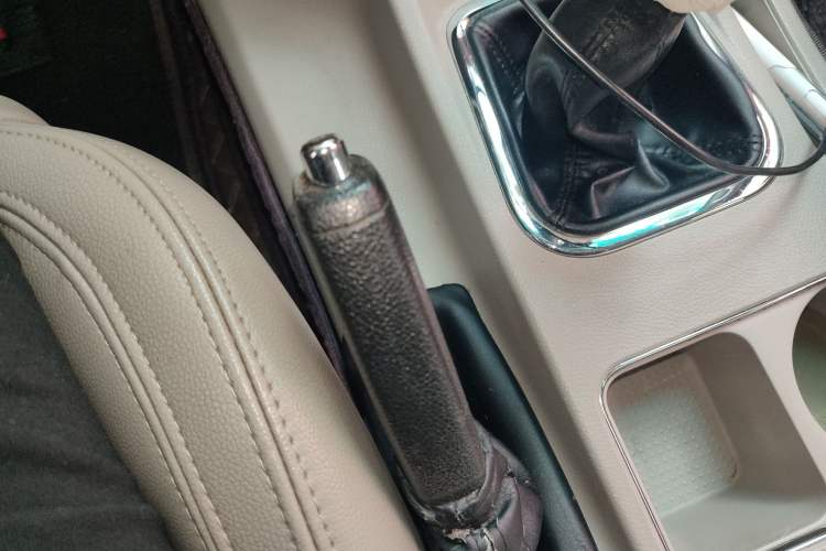 Used FORTHING Lingzhi 2018 M5L 1.6L 7-Seater Luxury Model Vehicle Key