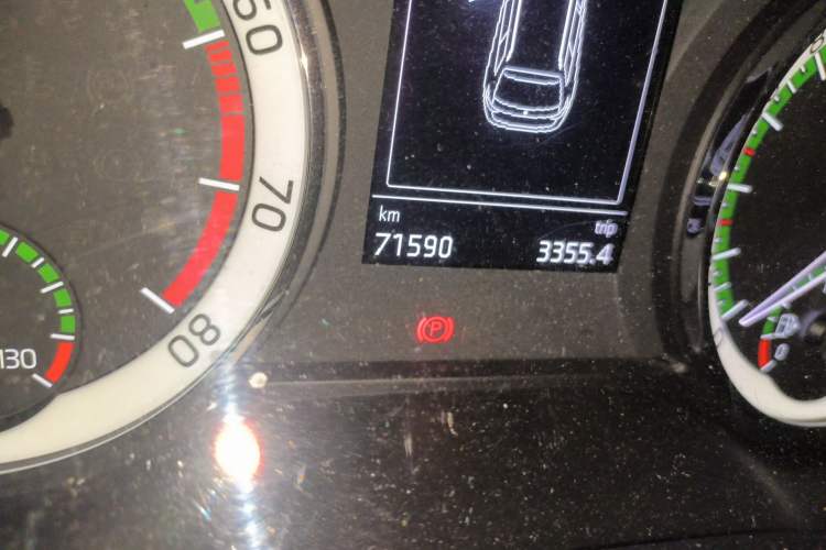 Used Skoda Kodiaq 2017 TSI330 5-seat Two-Wheel Drive Comfort Edition Odometer Close Up