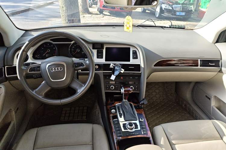 Used Audi A6L 2011 2.8 FSI Luxury Model
