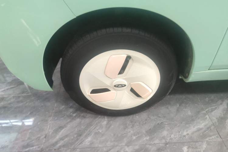 Used Chery QQ Ice Cream 2022 170km Sundae Phosphate Lithium-Ion