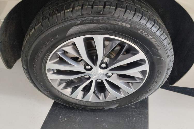 Used Buick GL8 2022 ES Landtrek 653T Luxury Edition
