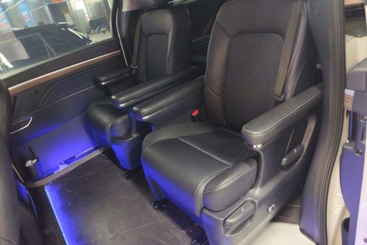 Used GAC Trumpchi M8 2021 Revised Version Lingxiu Series 390T Luxury Edition Left Rear Seat