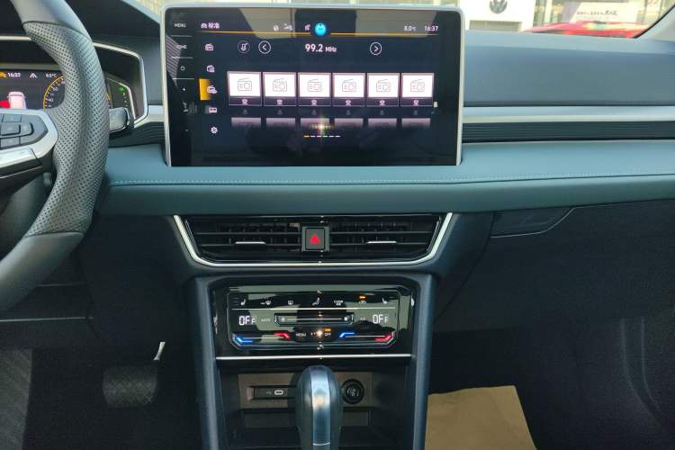 Used Volkswagen Tharu 2024 300TSI Two-Wheel-Drive Moon Luxury Edition
