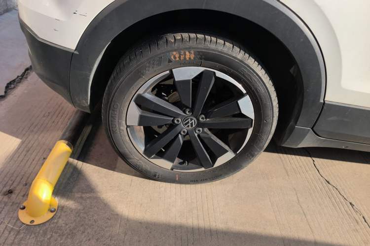 Used Volkswagen Tacqua 2023 200TSI DSG Joy-Connect Edition
