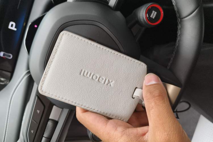 Used Xiaomi Auto SU7 2024 Rear-Drive Standard Founder Edition Vehicle Key