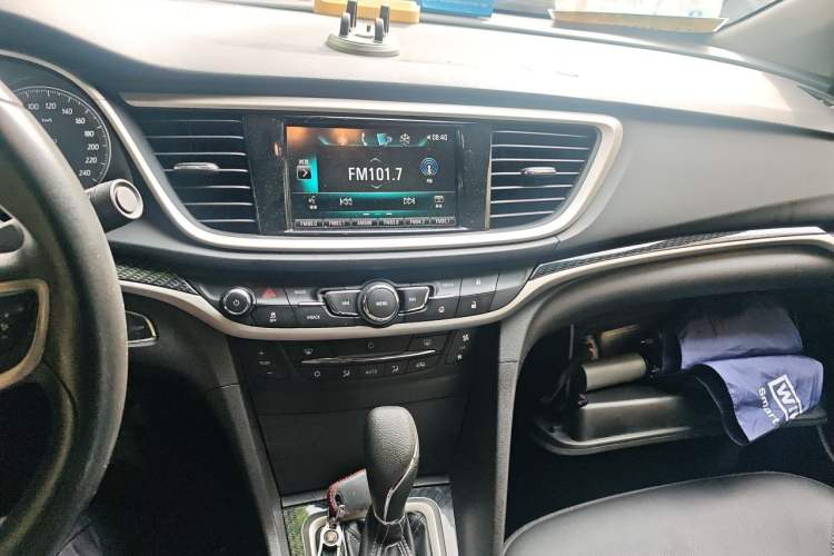 Used Buick GT 2015 15N Automatic Deluxe Edition Audio And AC Panel