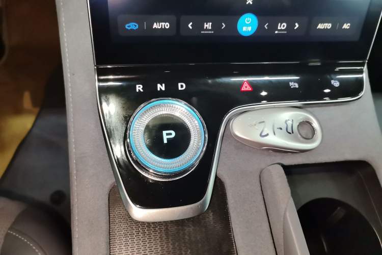 Used VOYAH PASSION 2023 Four-Wheel Drive Long-Range Version Gear Lever