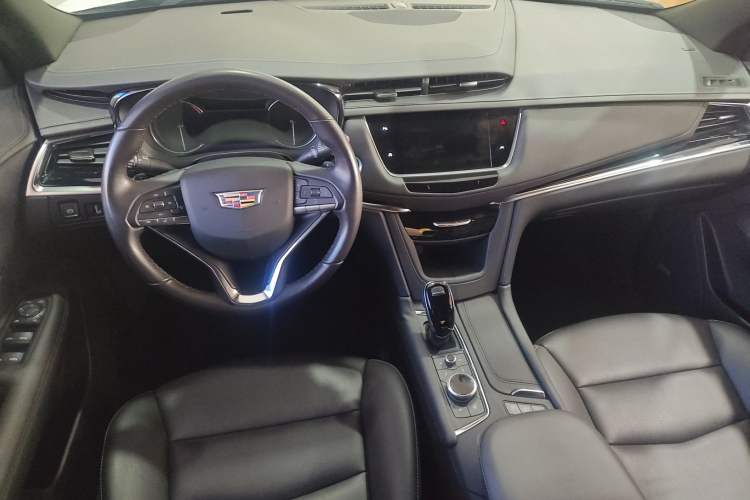 Used Cadillac XT6 2022 2.0T Six-Seater Four-Wheel-Drive Luxury Version Center Console