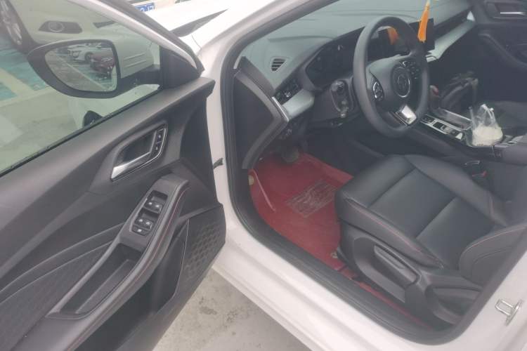 Used MG 5 2023 180 DVVT CVT Luxury Edition Driver Seat