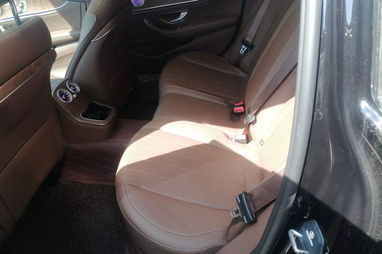 Used Mercedes-Benz E-Class 2023 Updated E 300 L Fashion Edition Left Rear Seat
