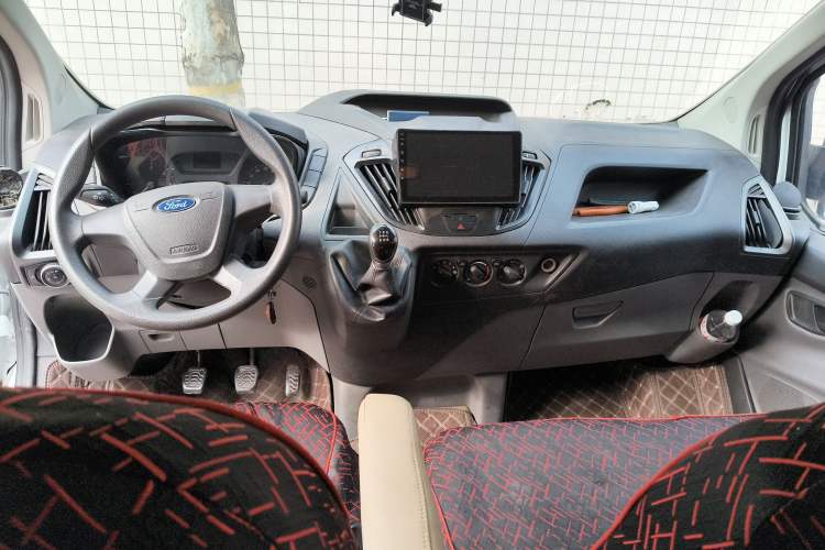 Used Ford Transit 2019 2.0T Diesel Multi-Purpose Commercial Vehicle Short Wheelbase Low Roof 6-Seater China VI Standard
