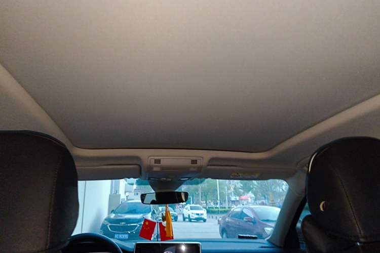 Used Volkswagen Tayron 2024 330TSI Two-Wheel Drive Luxury Plus Advanced Version Headliner