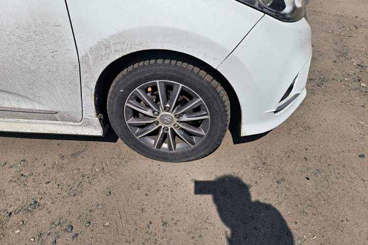 Used SAIC MAXUS G10 2016 2.0T Automatic Luxury Executive Edition
