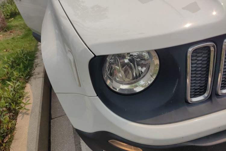 Used Jeep Renegade 2018 Connected Large Screen Version 180T Automatic Jingneng Version Right Front Headlight